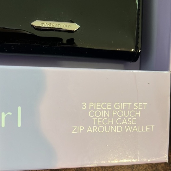 Madden Girl 3 piece gift set, new in box! - Picture 8 of 8